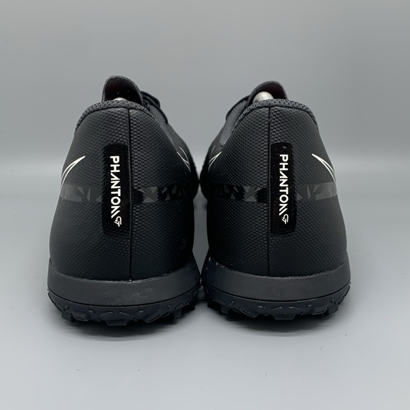 Athletic_Shoes